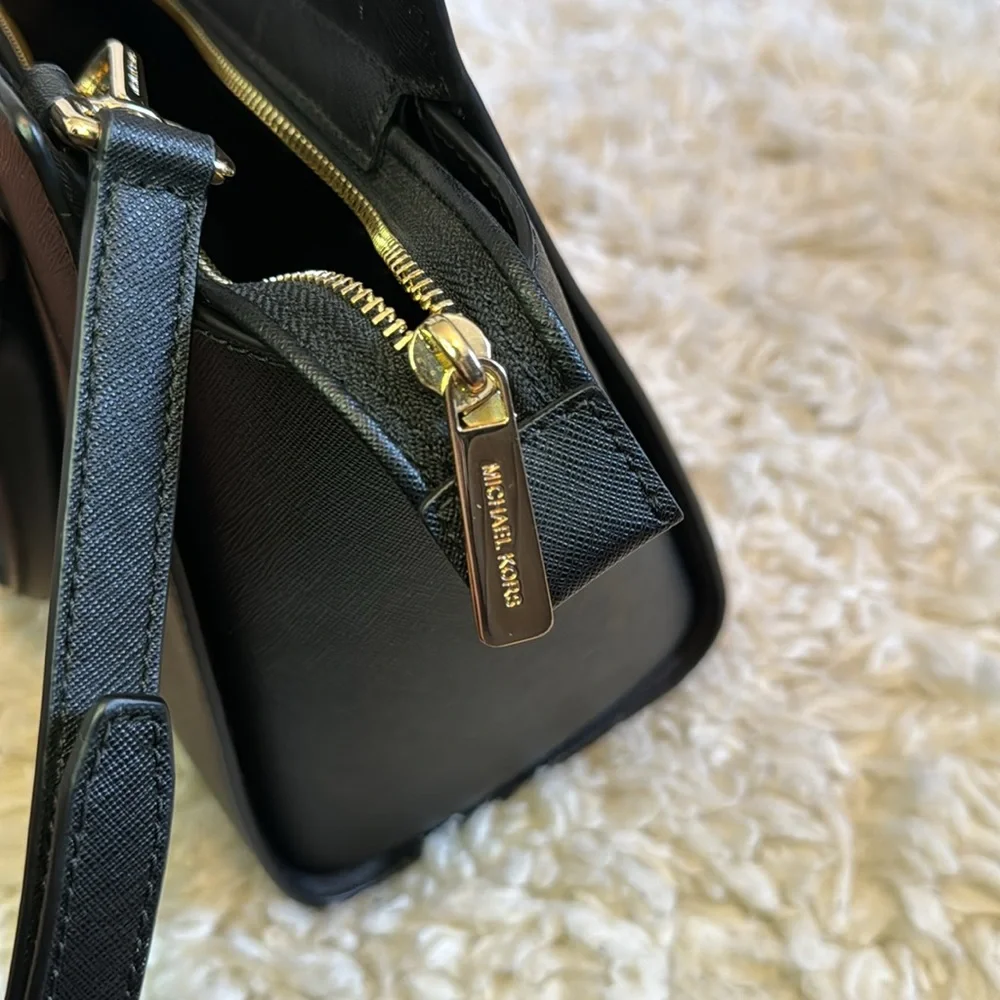 Michael Kors Selma Saffiano Leather Medium Satchel - Picture 9 of 10
